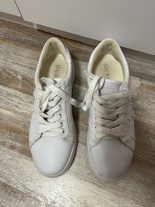 Кецове бели Guess 39н,токчета guess by Marciano 39 н