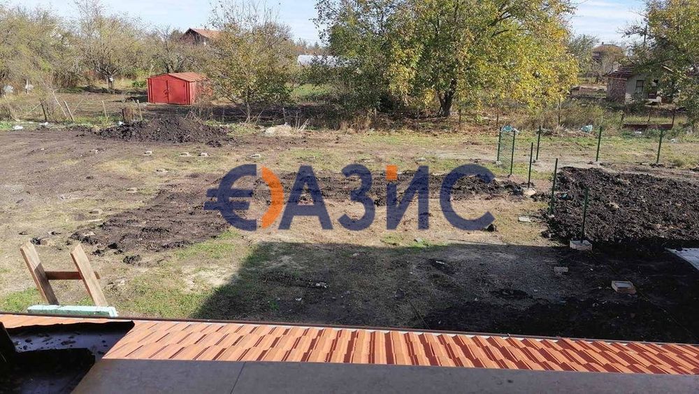 Къща 2-етажна и двор в село Полски Извор, общ. Камено, обл. Бургас,