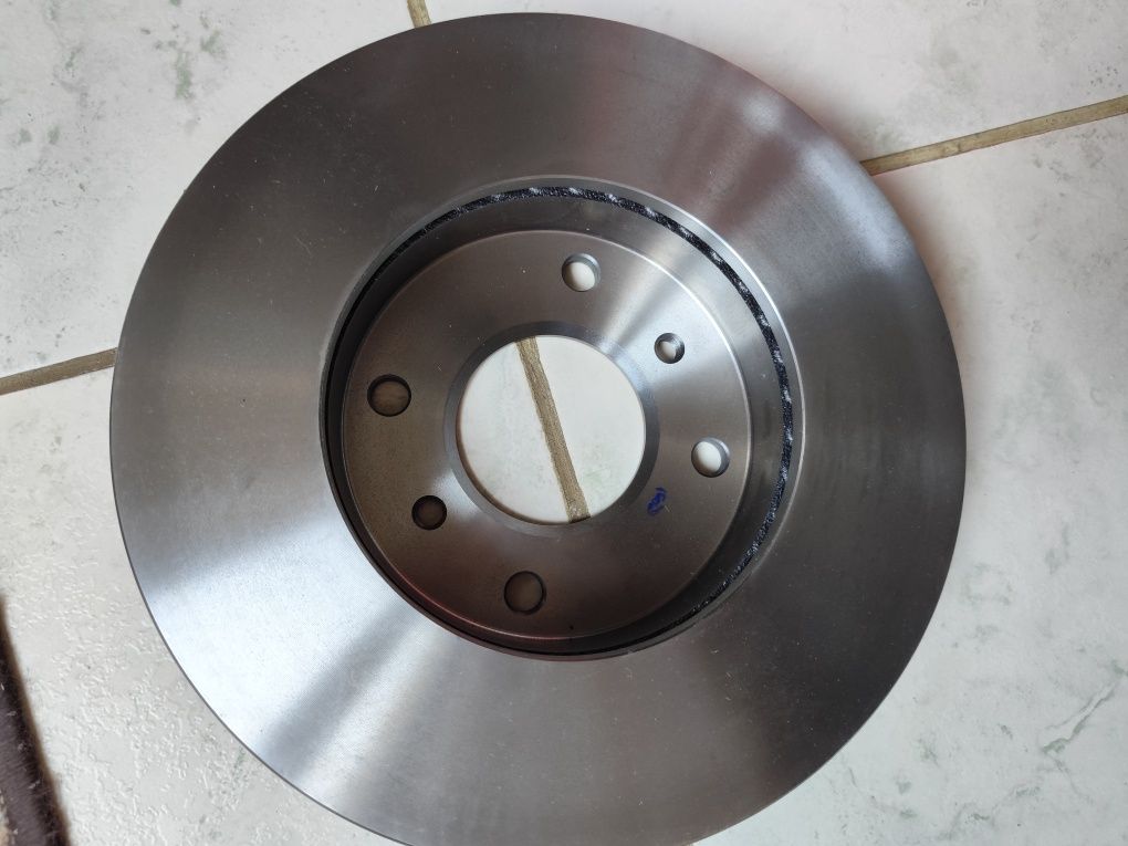 Спирачни дискове Brembo, чисто нови Nissan, Infinity