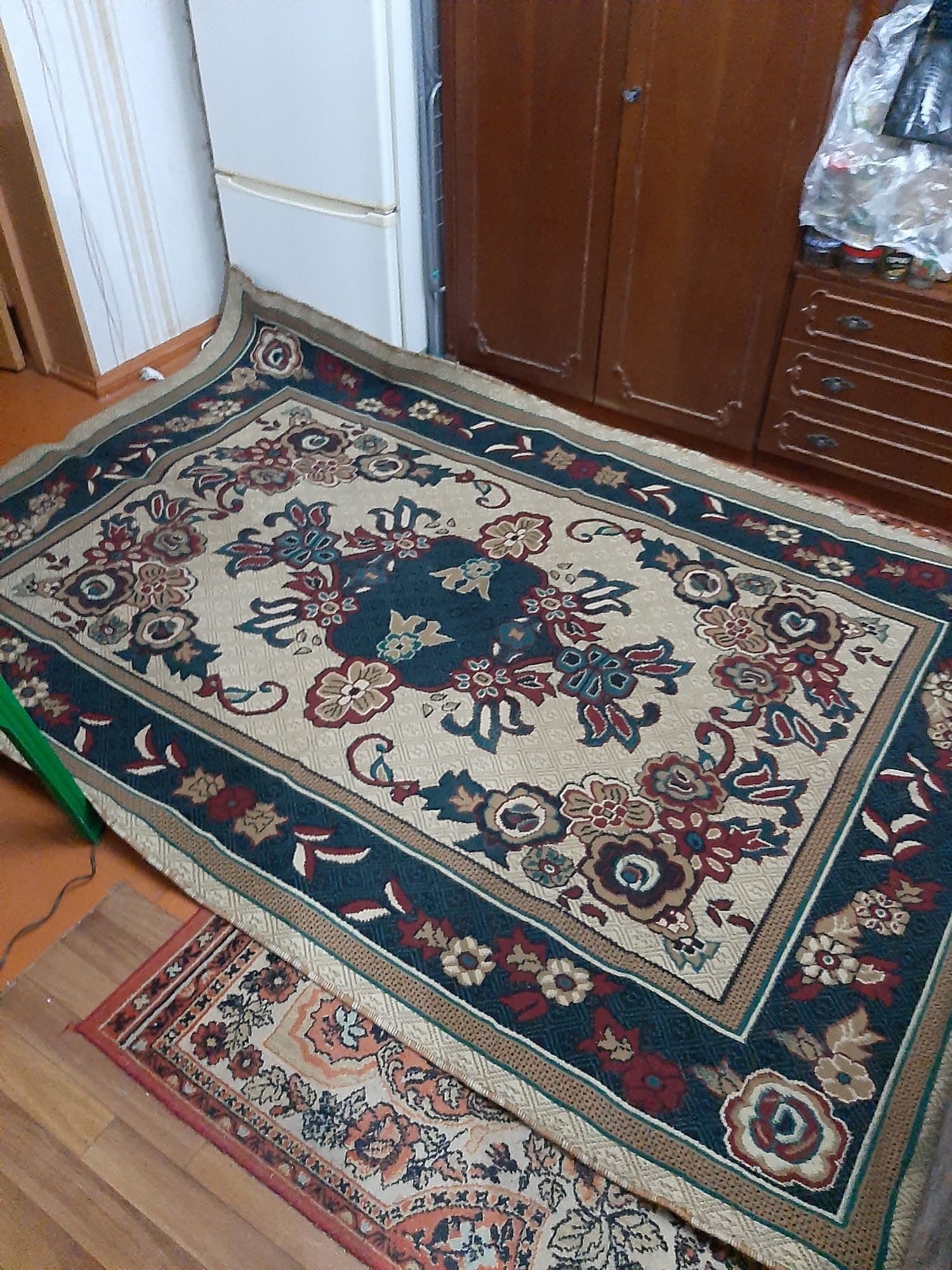 Продам палас:размер:170×260см(Турция).