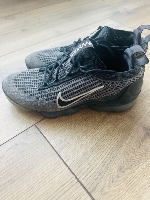 Nike Jordan 38 номер -50 лв и NIKE AIR VAPORMAX, номер 38,5 - 150 лв