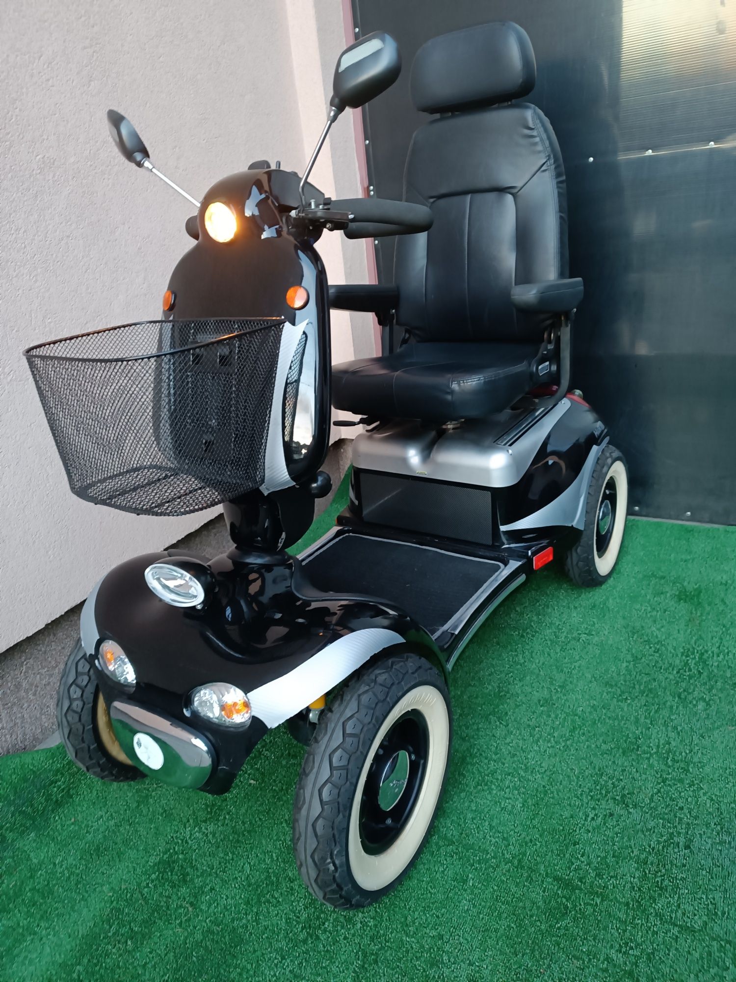 Handicap căruț scuter Dizabilitati cărucior dezabilitati batrani