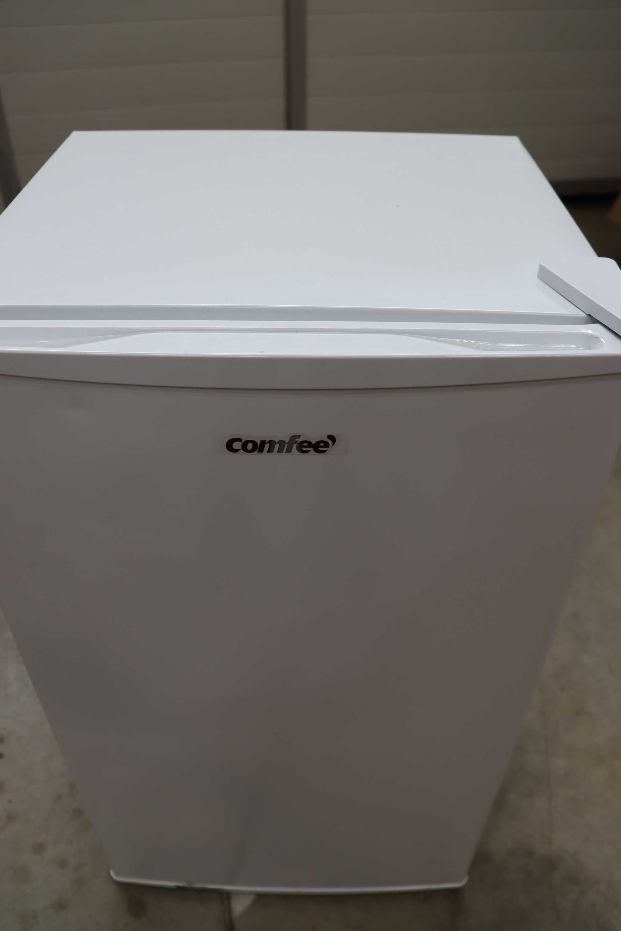 Хладилник Comfee Refrigirator 80L (RCD115WH2) с лек транспортен дефект