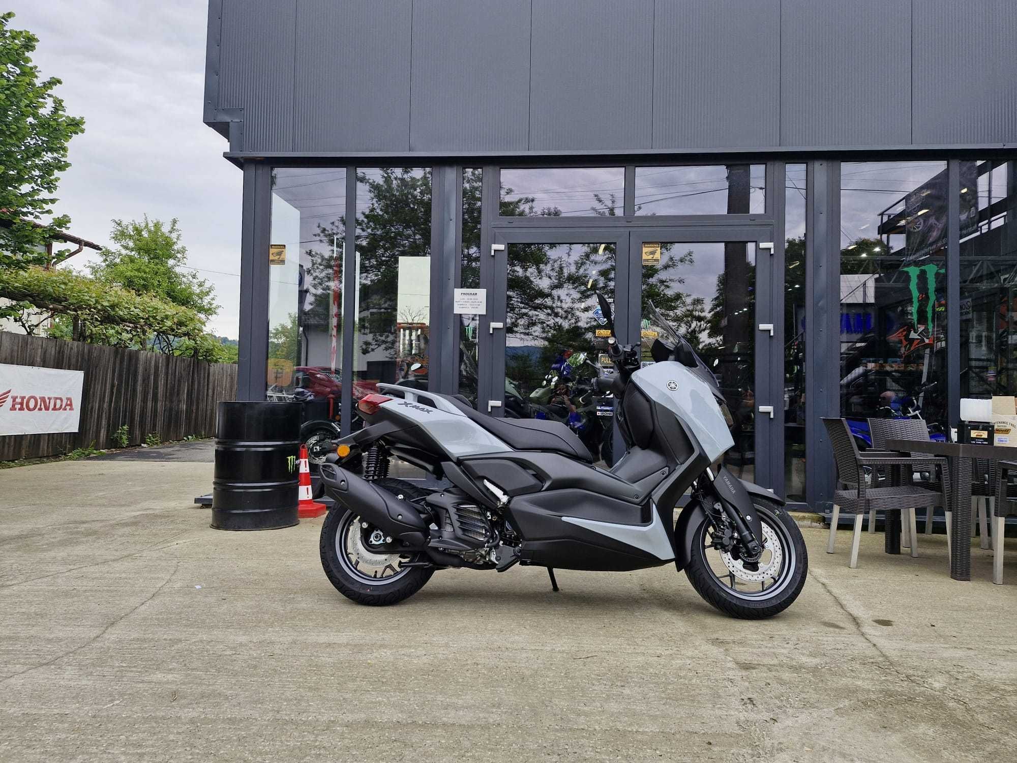 Yamaha XMax 125 TechMax nou - prin EST BIKE Campina
