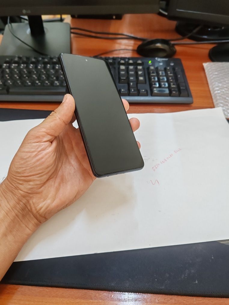 Poco X3pro 12/256gb(2023) ideal ochilmagan usta kurmagan aybi yuq 10 k