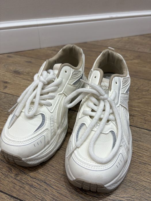 НОВЫЕ кроссовки