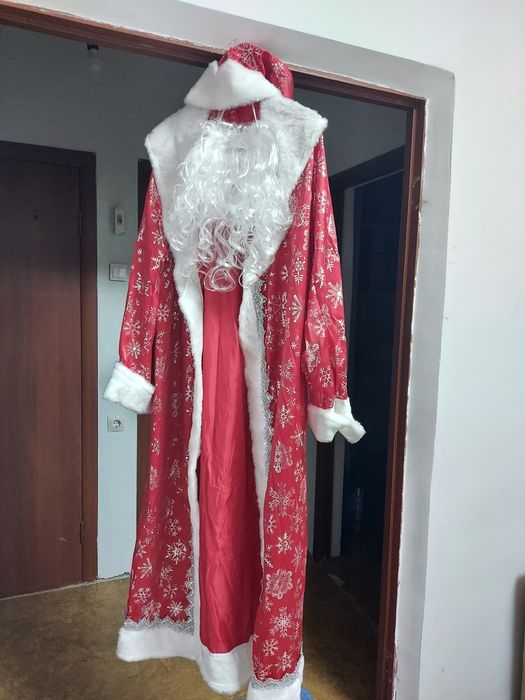 Продаются Костюмы Деда Мороза и Снегурочки