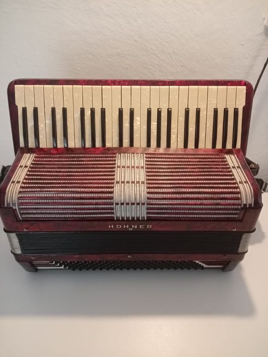 Acordeoane de vânzare