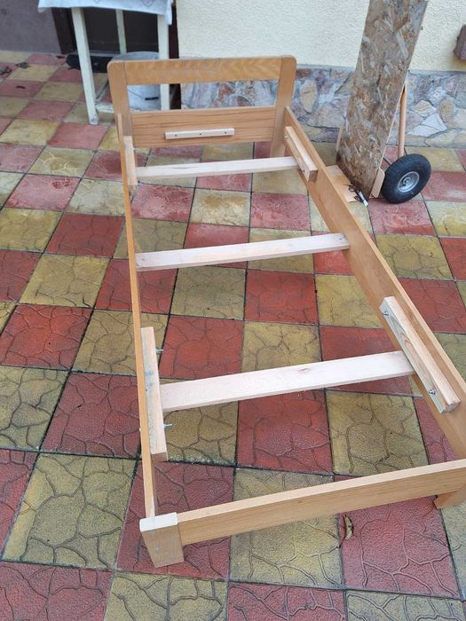 Два броя легла и матраци