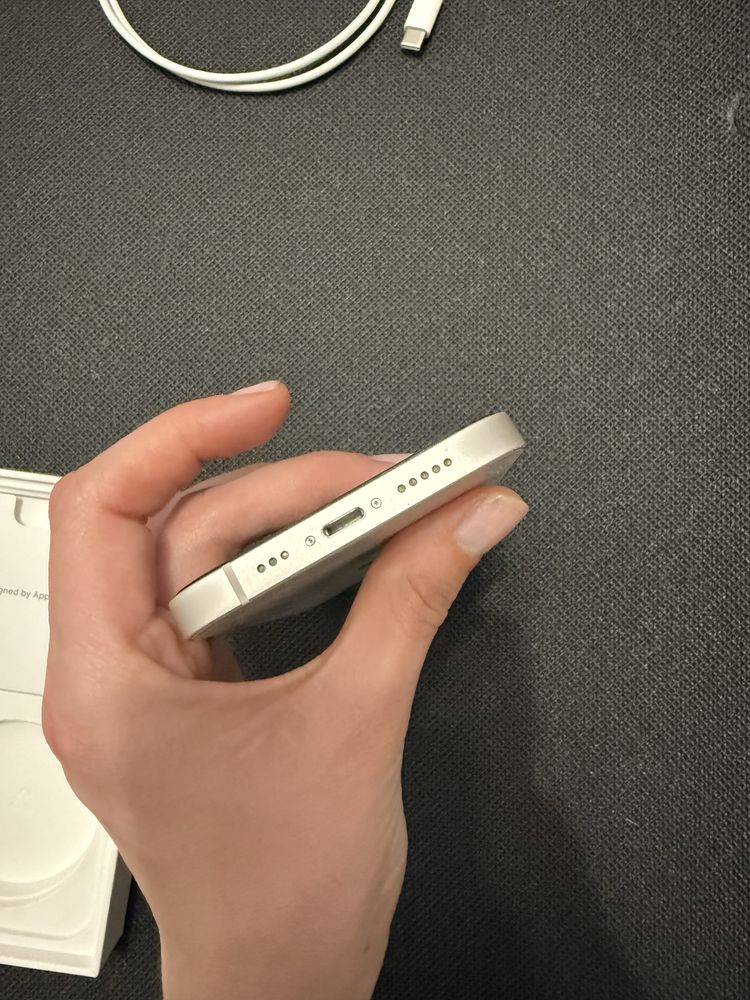 Iphone 13 256GB Бял