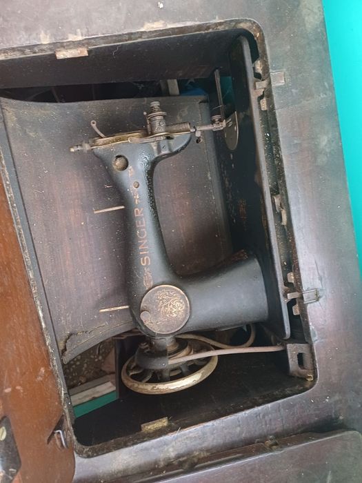 Masina de cusut SINGER