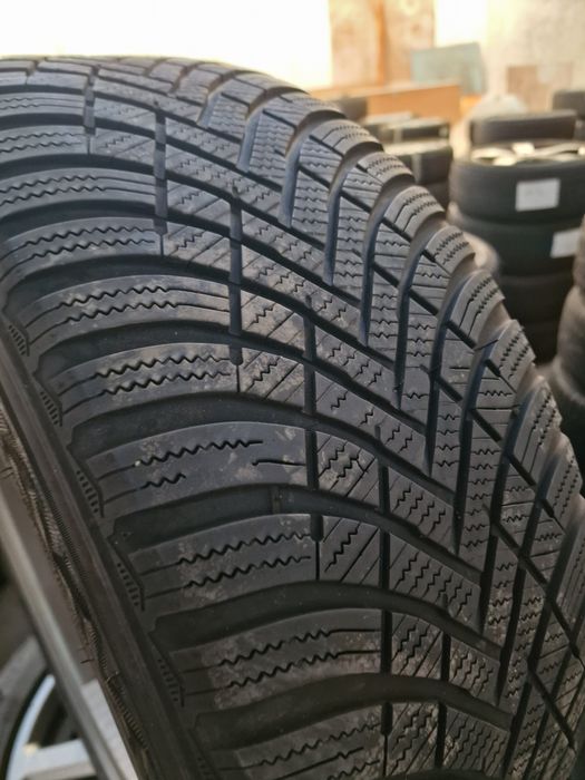 Зимни гуми  Pirelli 225/55R17  Dunlop 205/60R16 Hankook 235/40R19