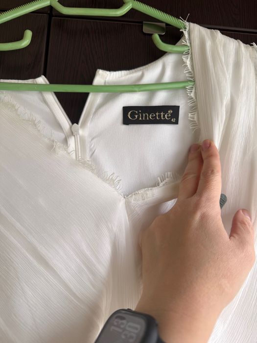 Rochie alba de matase marca Ginette, marimea 42