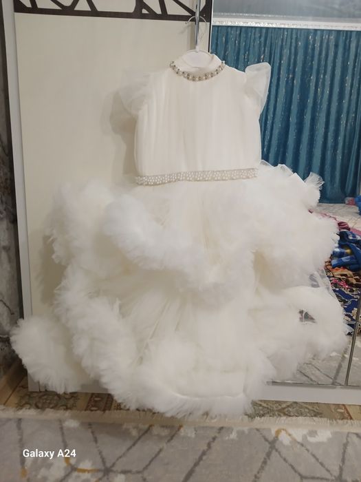 Продам детский новый красивые платье.