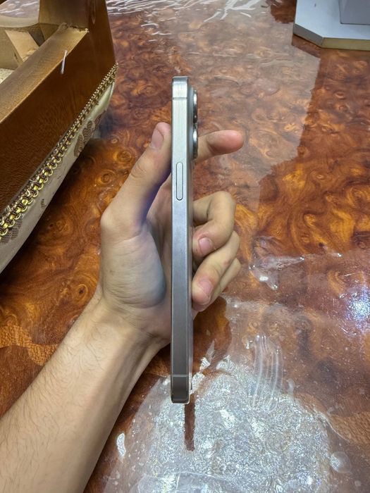 Iphone 15 pro max 83% Sim