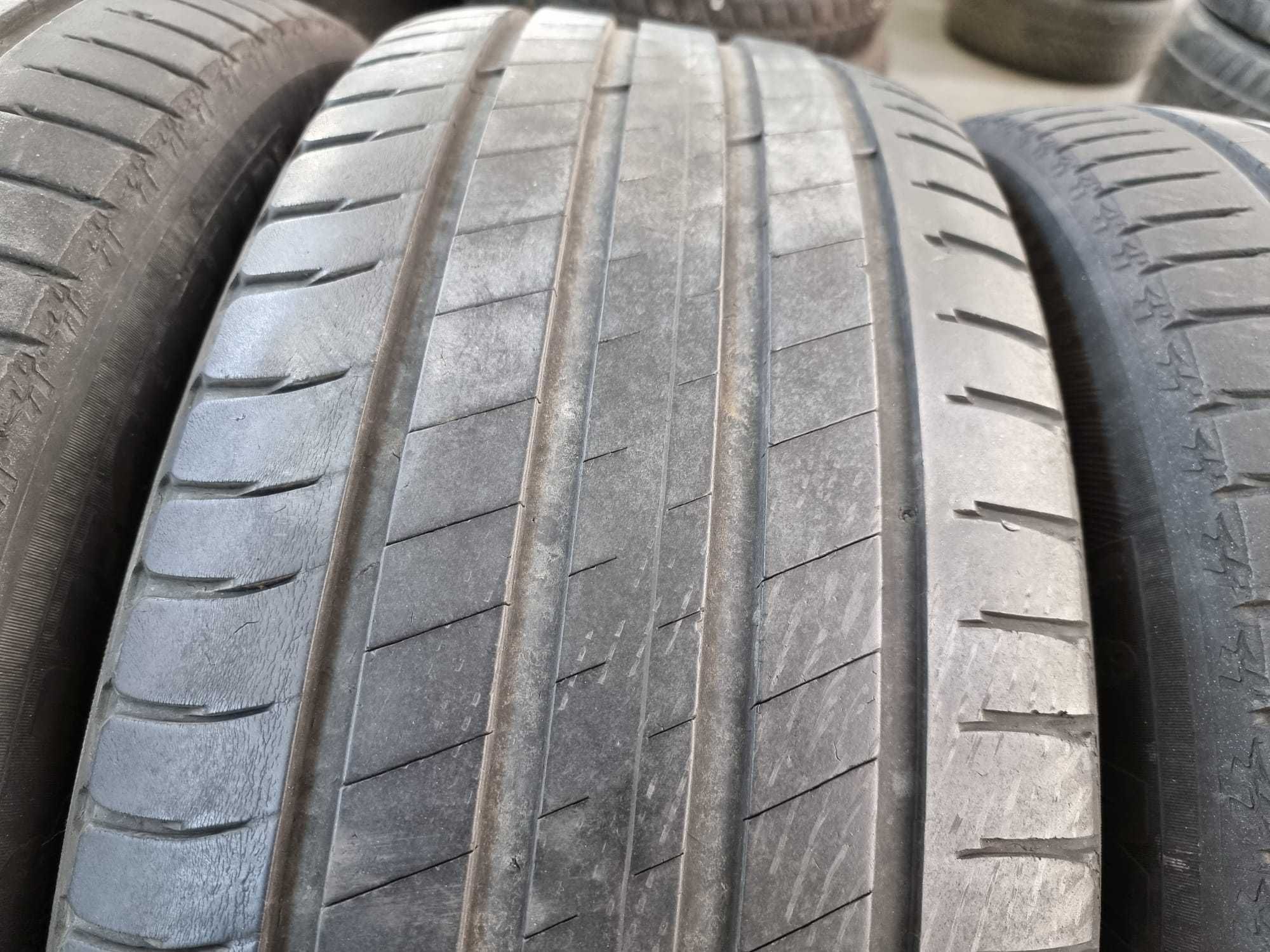 Set 4 Anvelope VARA 235.55.19 "Michelin" ; stare buna