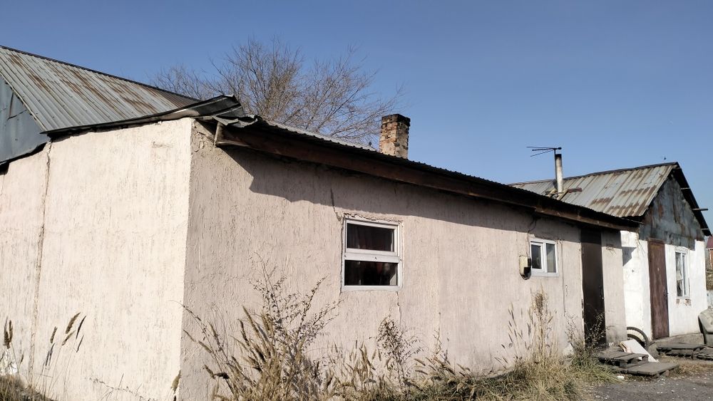 Жер уй сатылады. орталық базар жанында