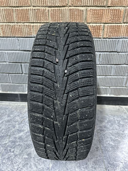 Резина HANKOOK WINTER I*CEPT X RW10 235/55 R18 100T ,бу