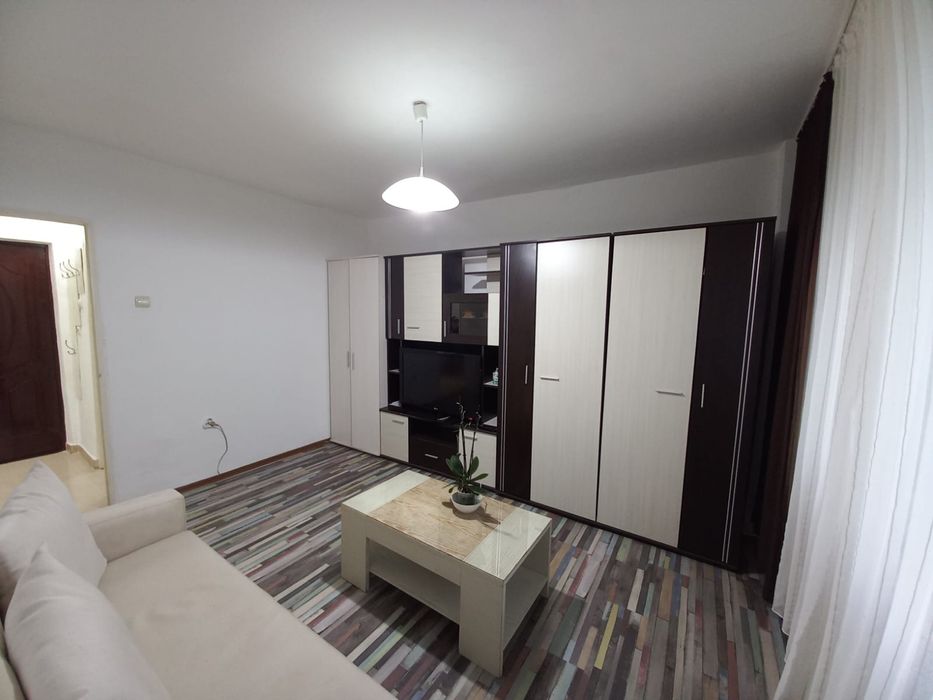 Închiriez garsonieră et 3 complet mobilată zona Sens vechii