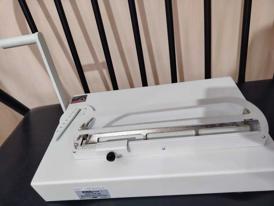 твердый переплет брошюровщик Металбинд А4 формат