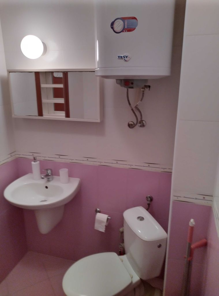 Дава се под наем Двустаен апартамент в Варна, Бриз - 60 кв.м за 418.2 € - Снимка #10