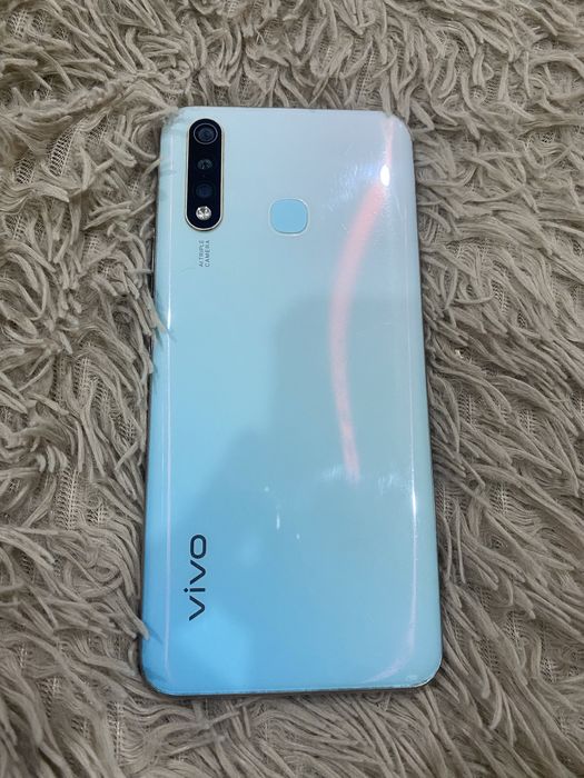 Продам Vivo y19 на 128гб в хорошем состоянии
