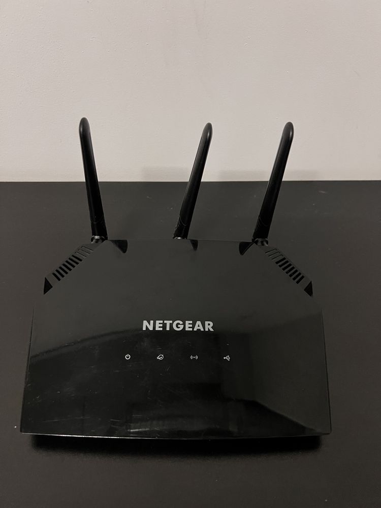 Router Netgear R6850