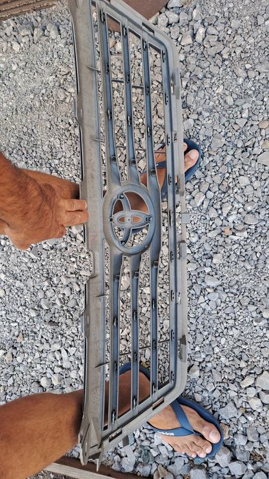 Решетка Toyota Rav 4