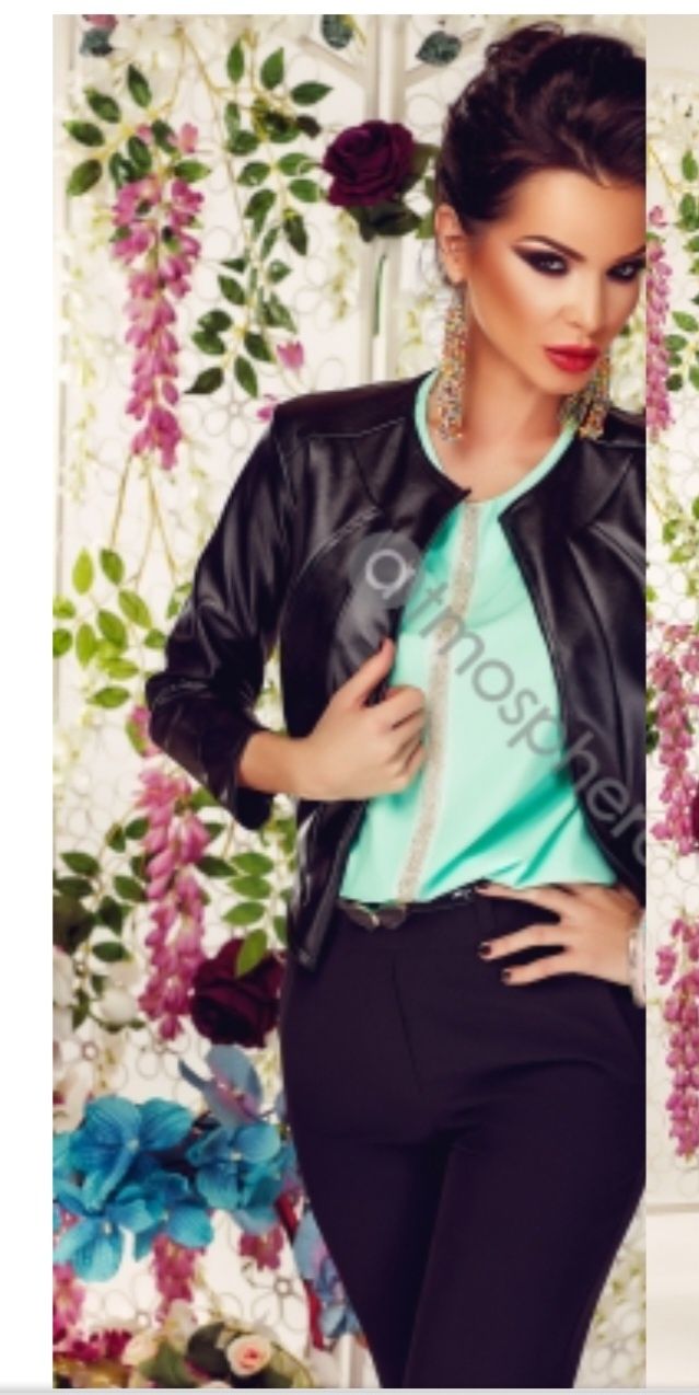 Bluza mint  elegantă cu  accesoriu din  mărgele Atmosphere,mărimea 38.