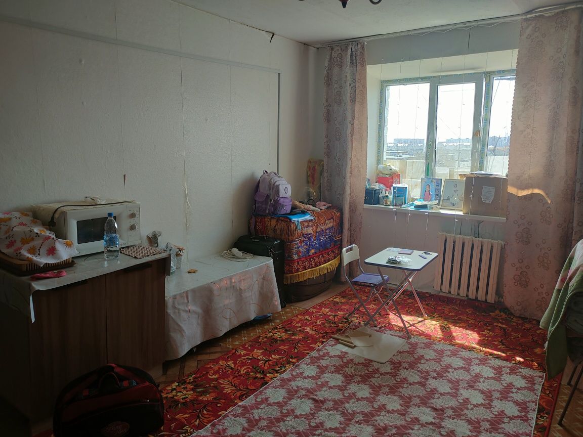 Продам квартиру или меняю на полуторку с доплатой  в 8 мкр.