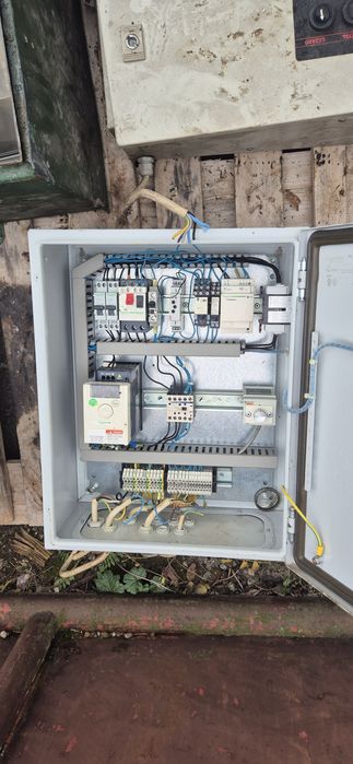 Vand diverse tablouri electrice