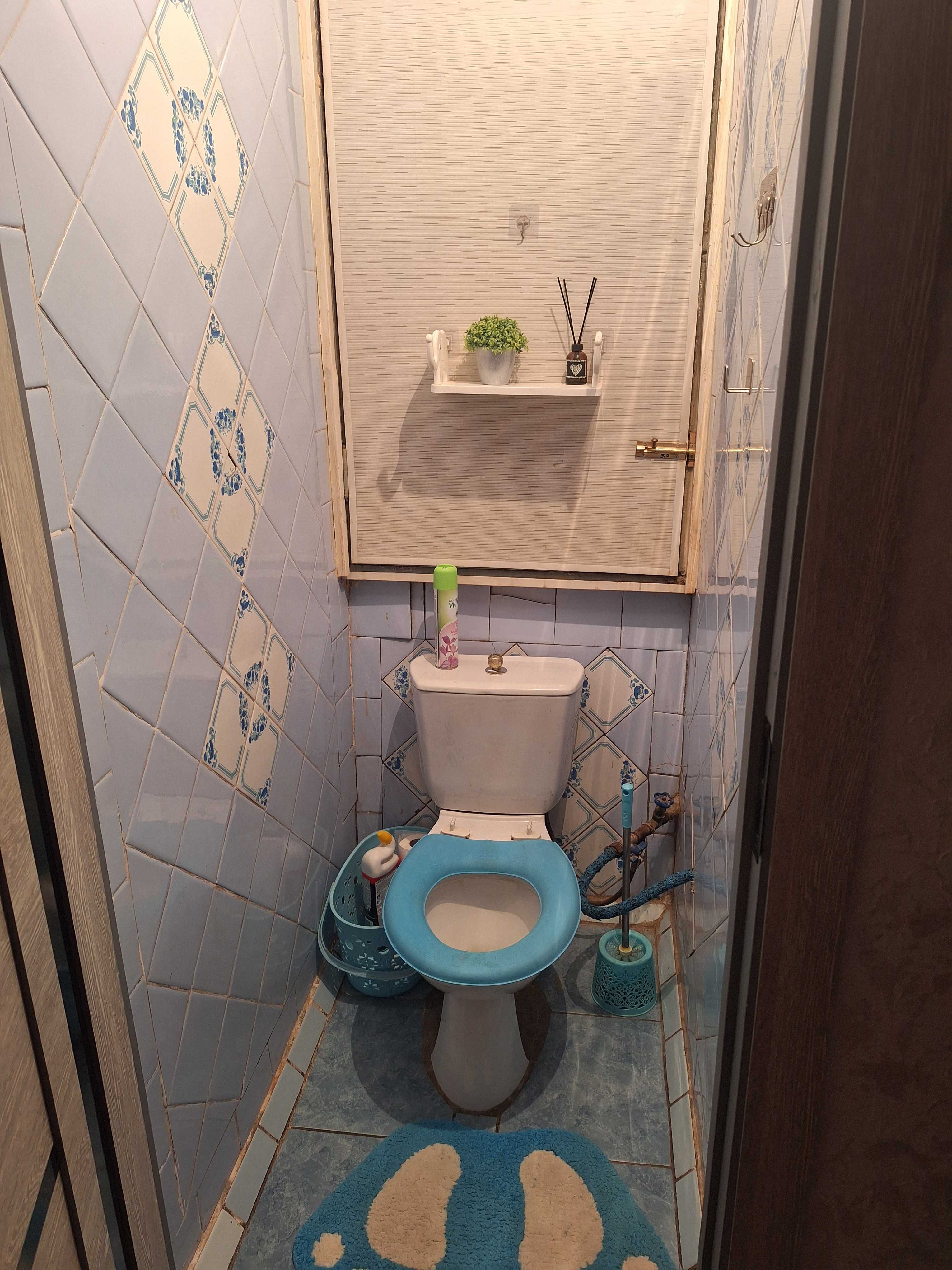 Продается квартира Мирзо Улугбек 3-х комнатная, 2 этаж, 4 этажный дом