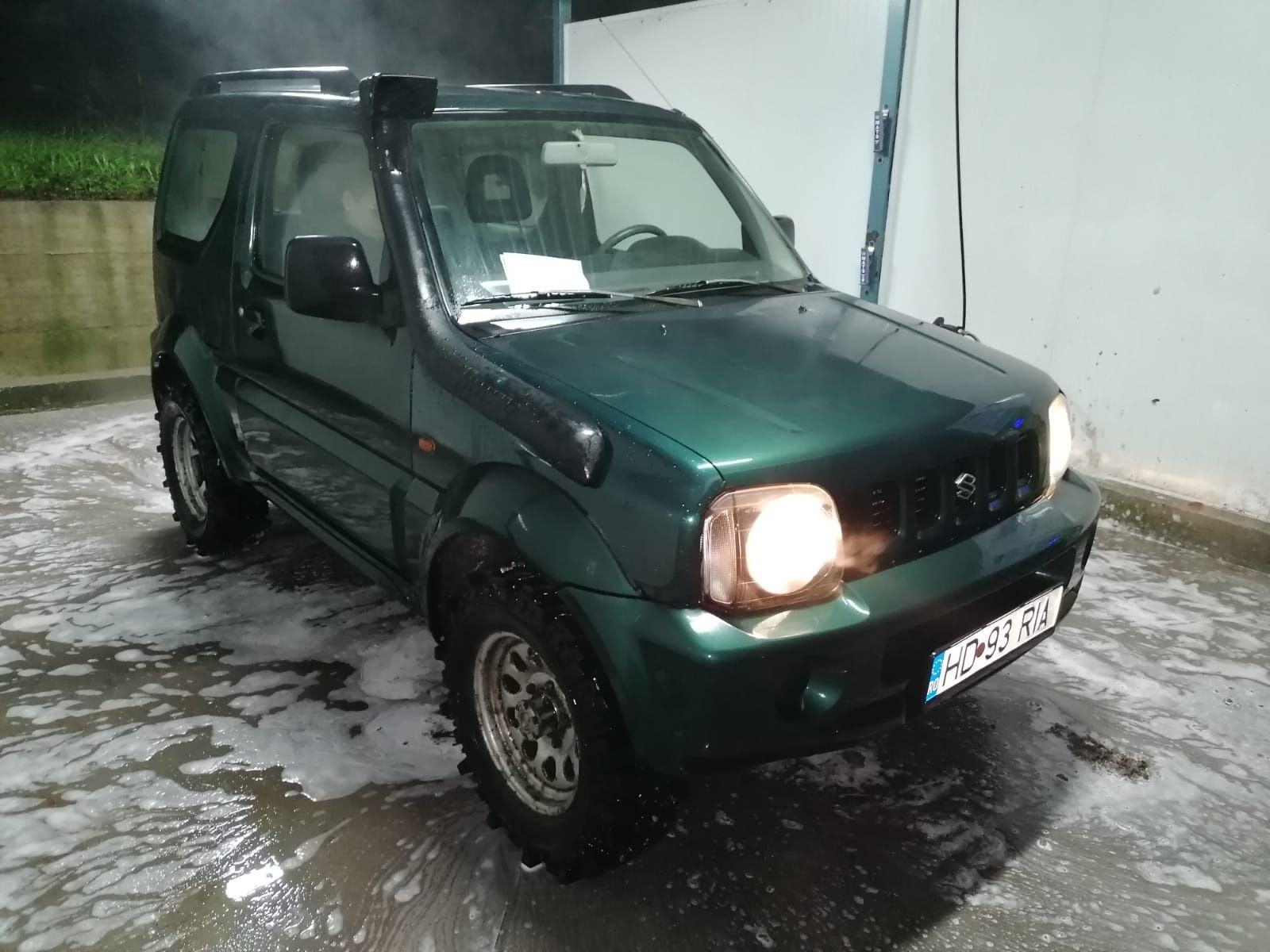 Vand sau schimb suzuki jimny