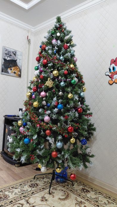 Продам ёлку с игрушками