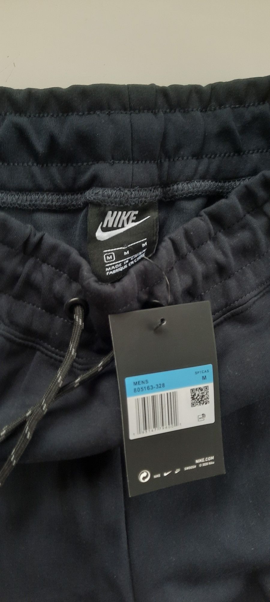 Ново мъжко долнище Nike Tech
