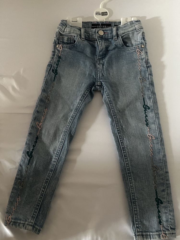 Комплекти и дънки GUESS за момиче 4 г.