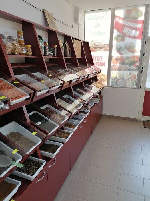 Mobila magazin in conditii foarte bune