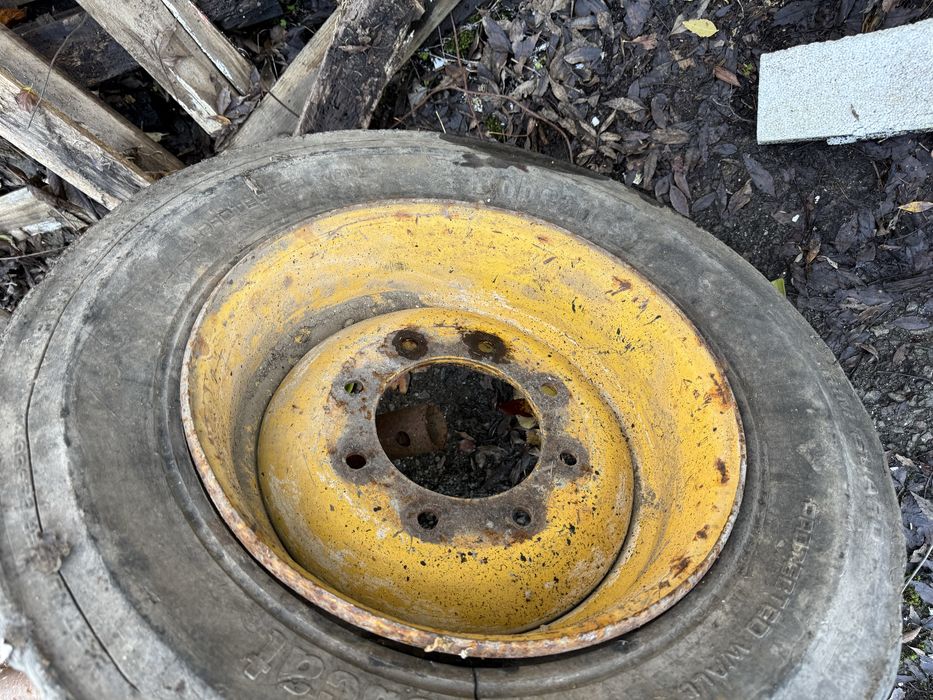 Продавам джанта за мини челен товарач Комацу