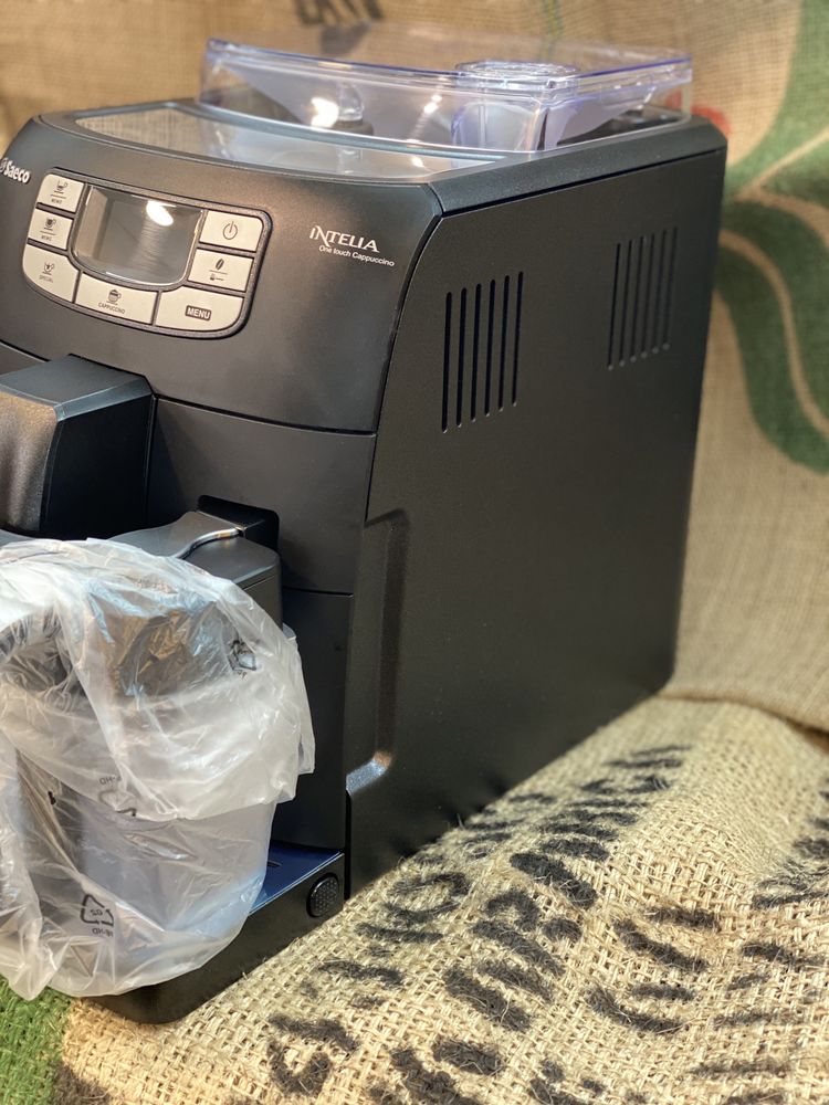 Saeco Intelia capucino 1400lei revizionat
