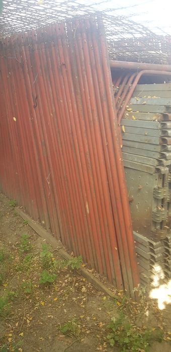 Schela    metalică      Podine noi