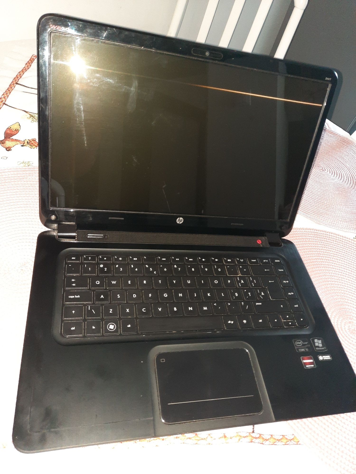 Laptop HP slim la ofertă