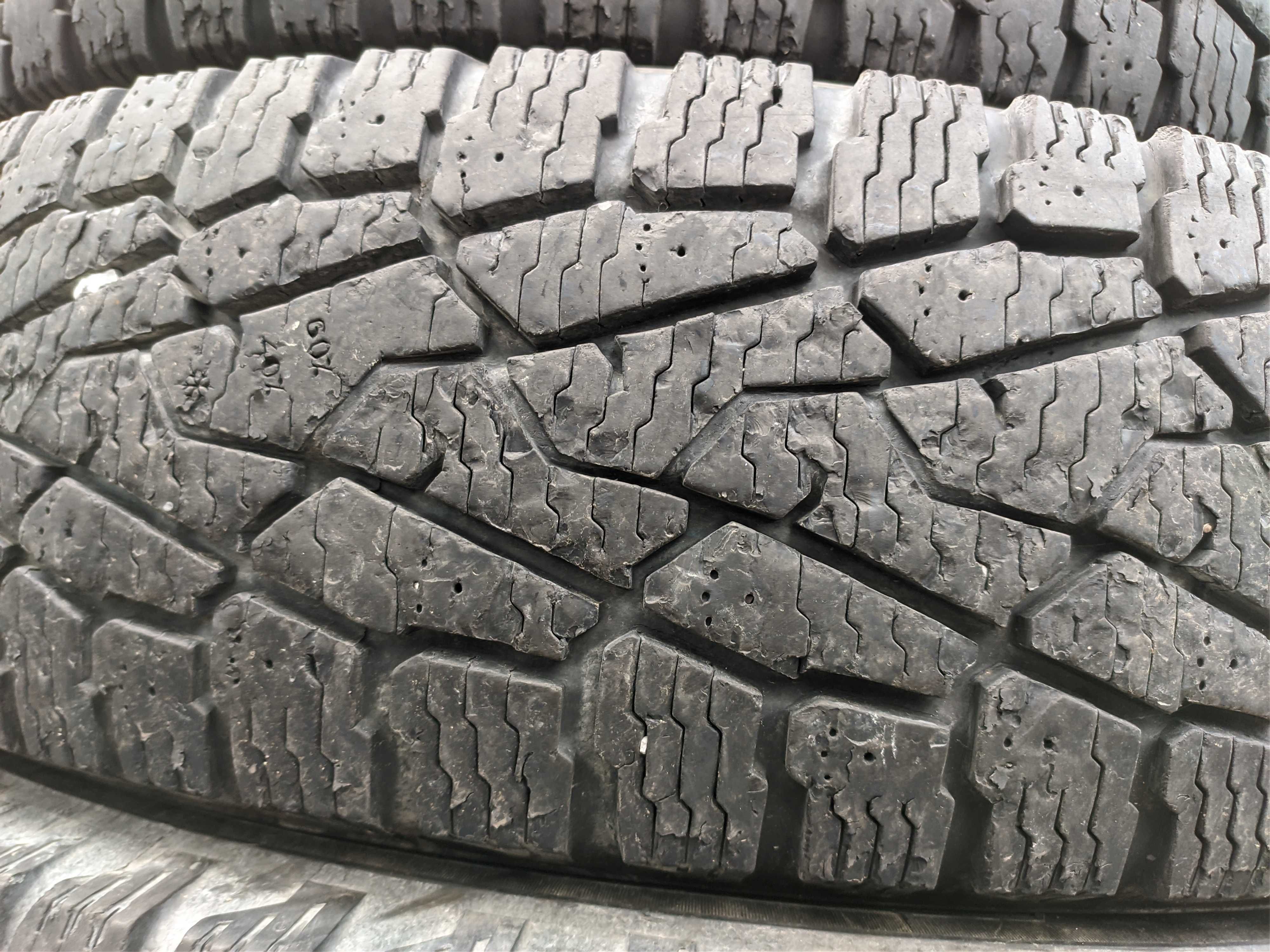 4бр Гуми 235 85 16 - Nokian