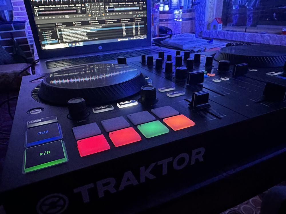 Consola DJ Traktor S2 MK3