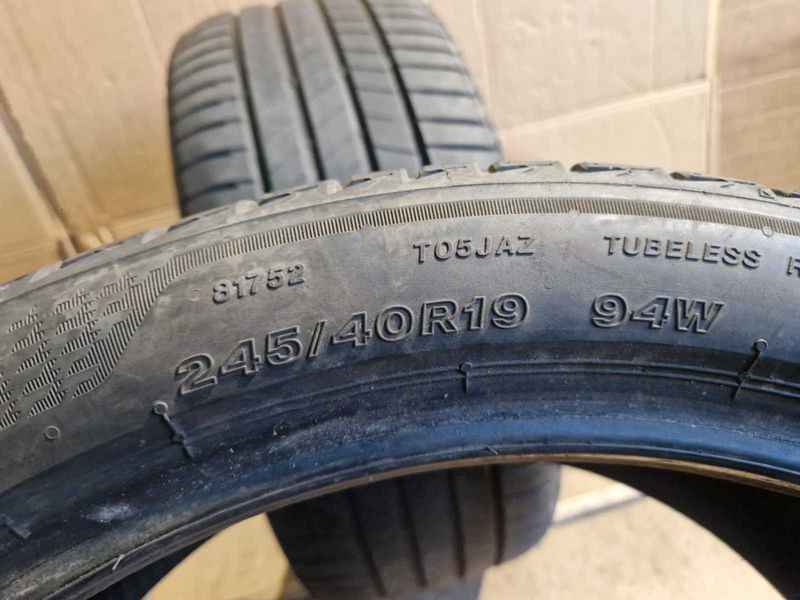 2 Bridgestone R19 245/40
летни гуми DOT3420