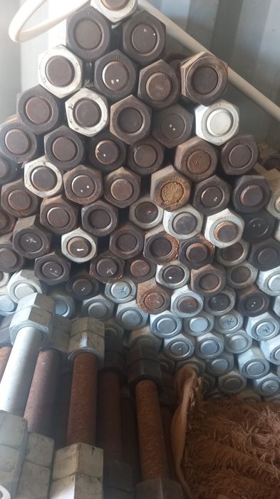 Шпилка М46х380 с гайкой,М42х28мм ,М36х26мм