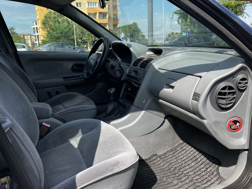 Renault Laguna 1.6 16V 107 к.с.