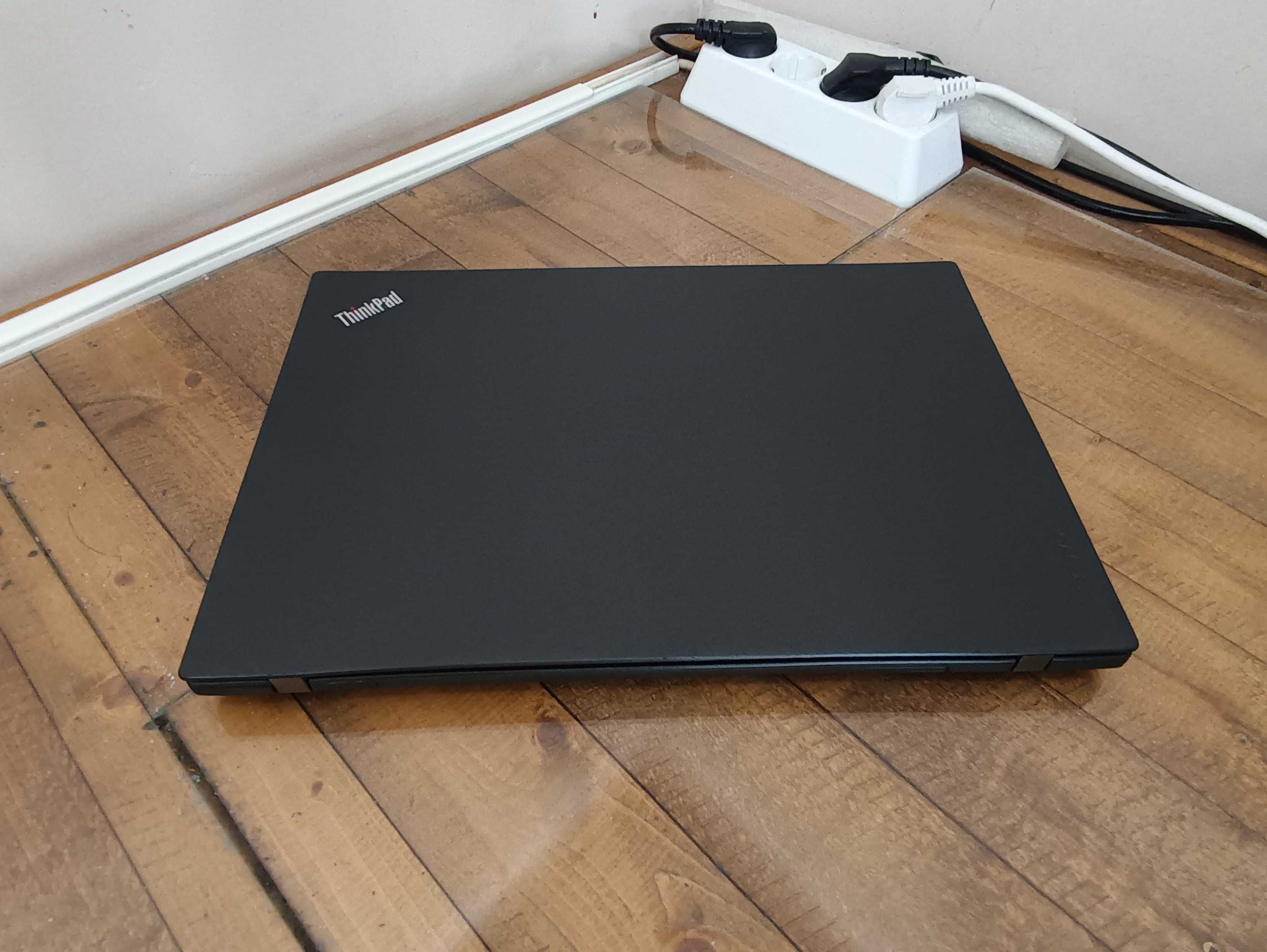 Лаптоп Lenovo Ideapad 10Лаптоп Lenovo ThinkPad T460 -  i5-6200U0 / 14"