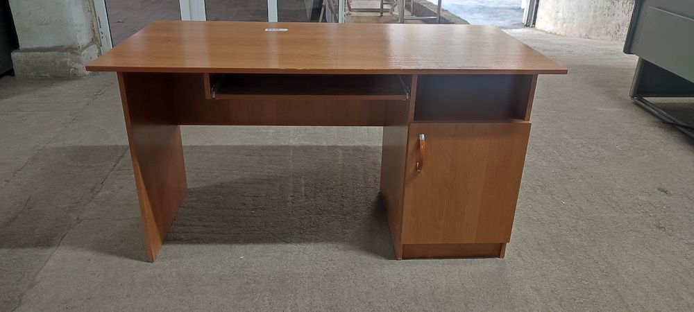 Стол офисный, компьютерный, диваны кресла стулья кресла