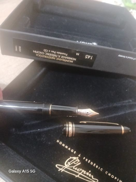 Vând stilou Montblanc nou penita aur 14 k