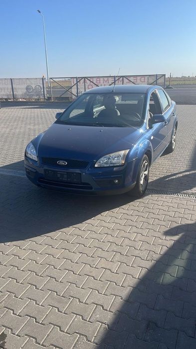 Dezmembram Ford Focus 2 sedan 1.6 benzina din 2006